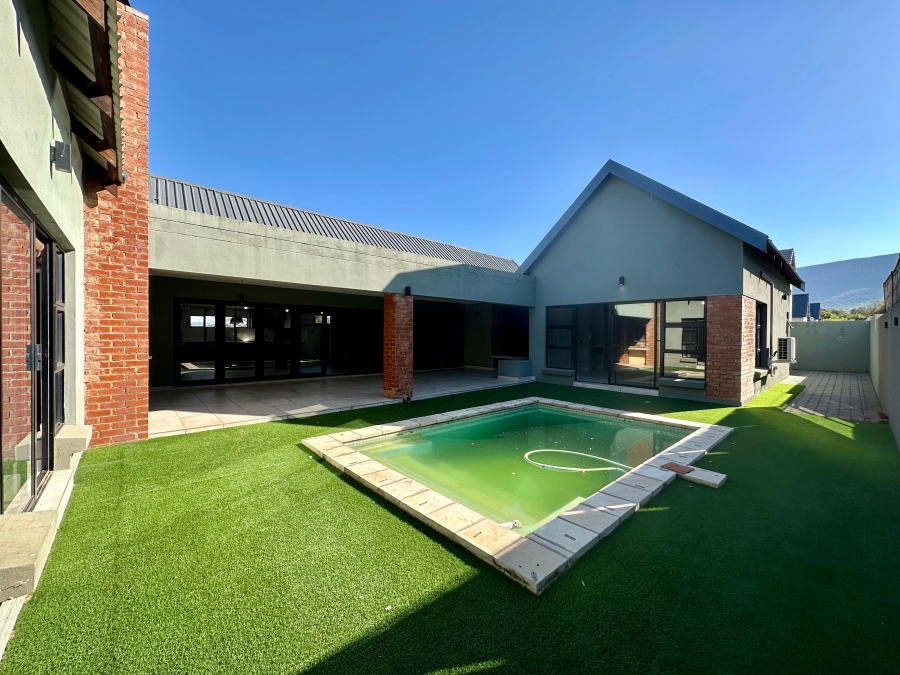 5 Bedroom Property for Sale in Leloko Lifestyle Estate North West